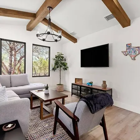 Casita 5 Minutes From Gruene Hall And King Bed!